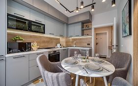 Desire Luxury Apartment With Private Garage In Central Varna